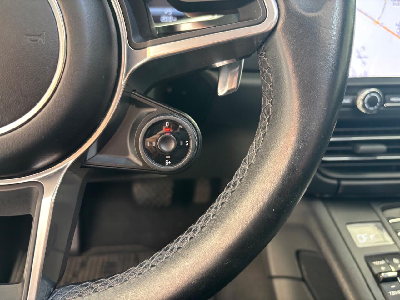 Porsche Macan 2.0 245 cv matrix-navi-tetto-pelle permute finanziamenti