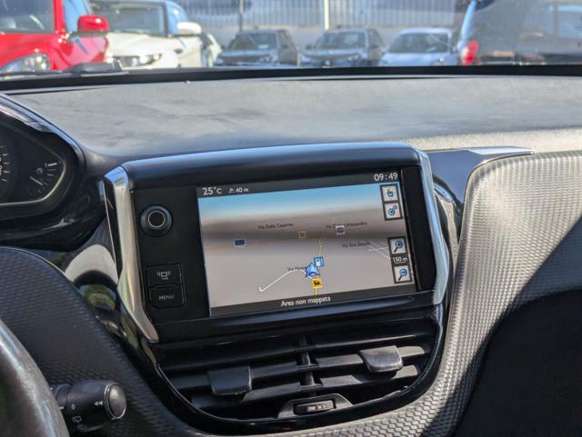 PEUGEOT 2008 1.6d 92cv CAMBIO AL VOLANTE NAVI CERCHI IN LEGA