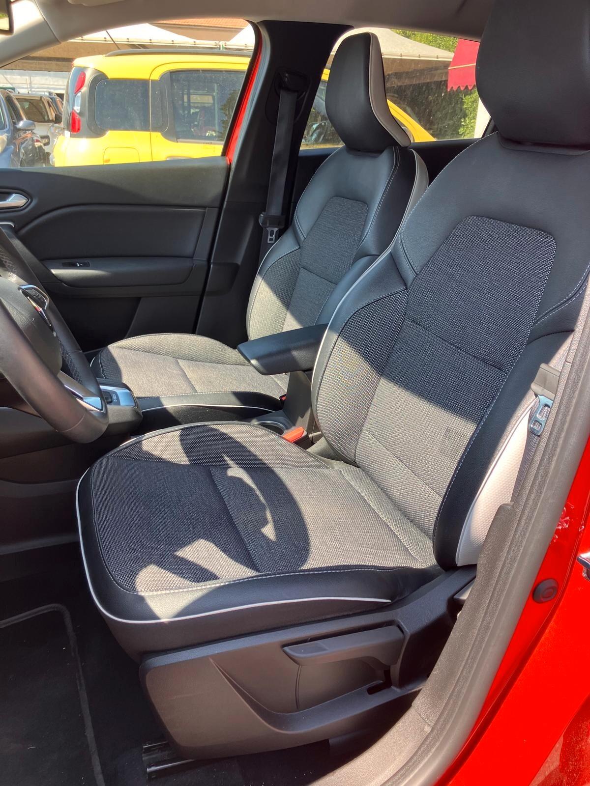 RENAULT CAPTUR 1.6 Hybrid 145cv Intens