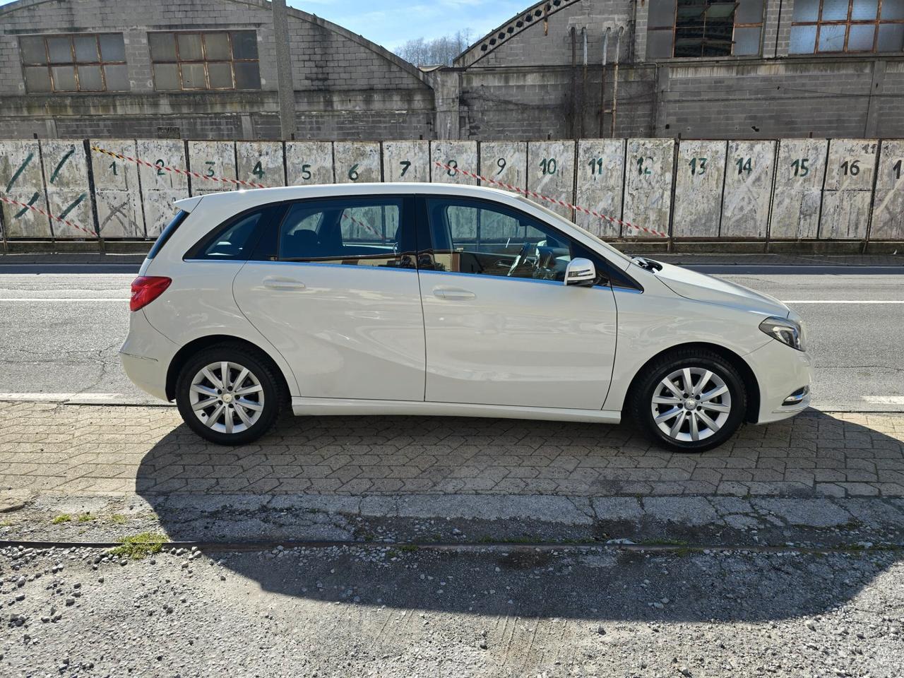 Mercedes-benz B 180 Premium LED CAMERA