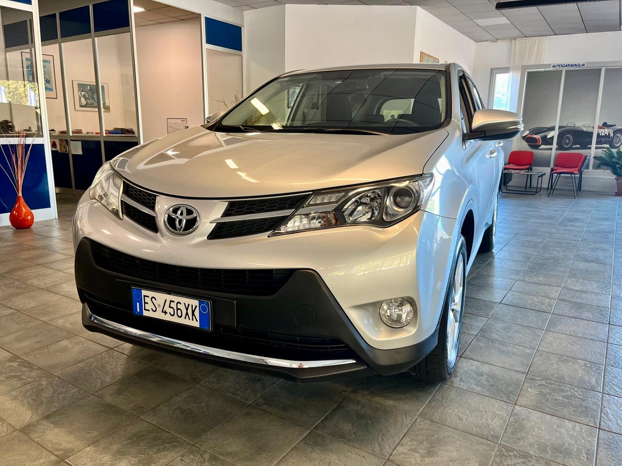 Toyota RAV 4 RAV4 2.2 D-CAT 4X4 CAMBIO AUTOMATICO Lounge