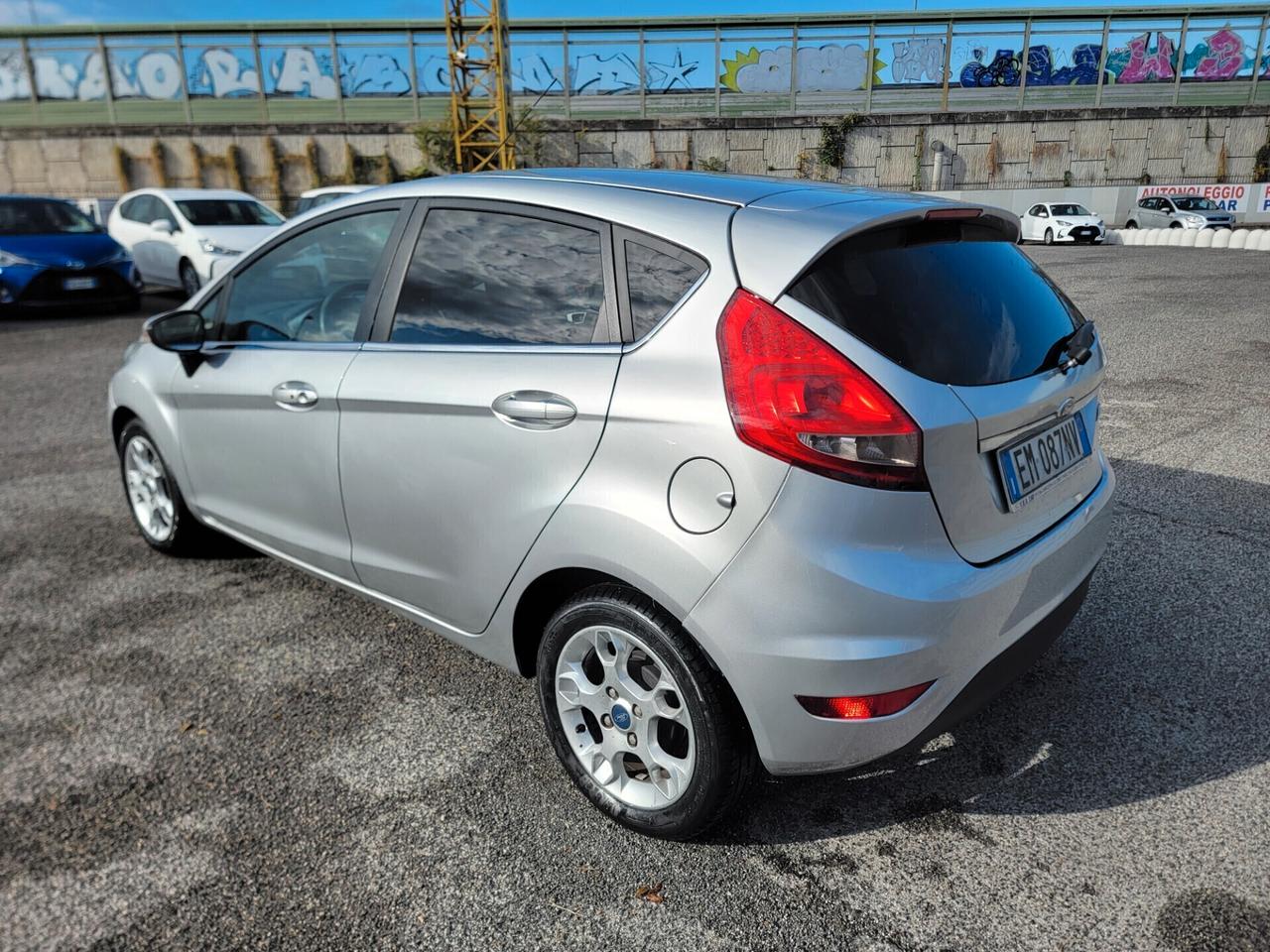 Ford Fiesta 1.4 Bz.- GPL Titanium DISTRIBUZIONE NUOVA