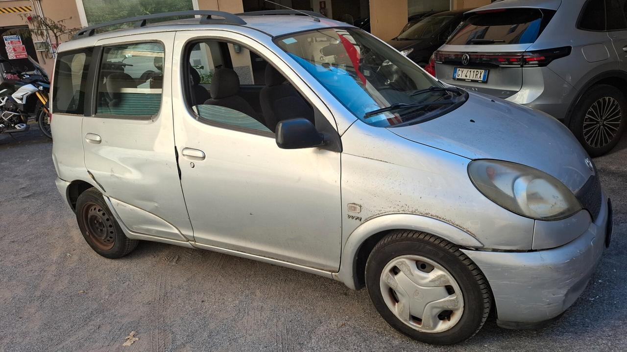Toyota Yaris Verso