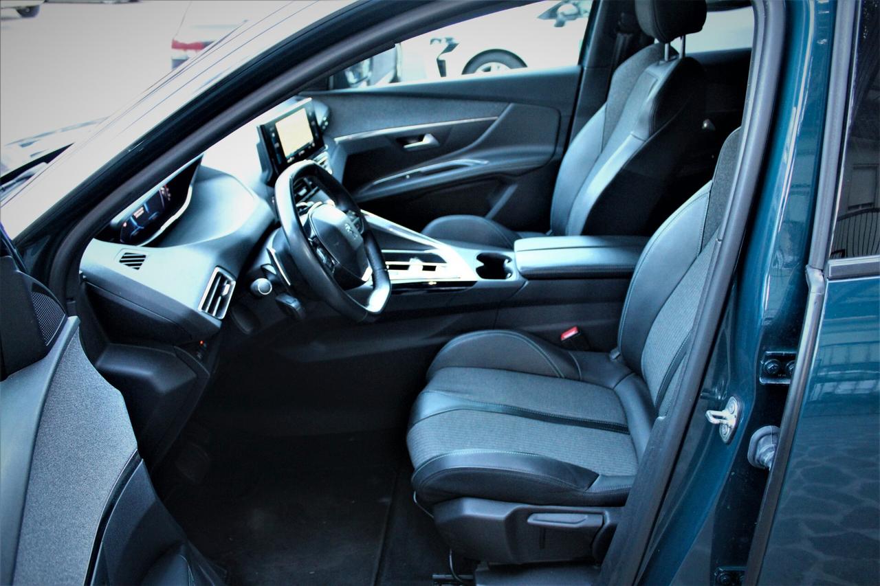 Peugeot 3008 BlueHDi 130 S&S EAT8 Allure Pack 71.000 km