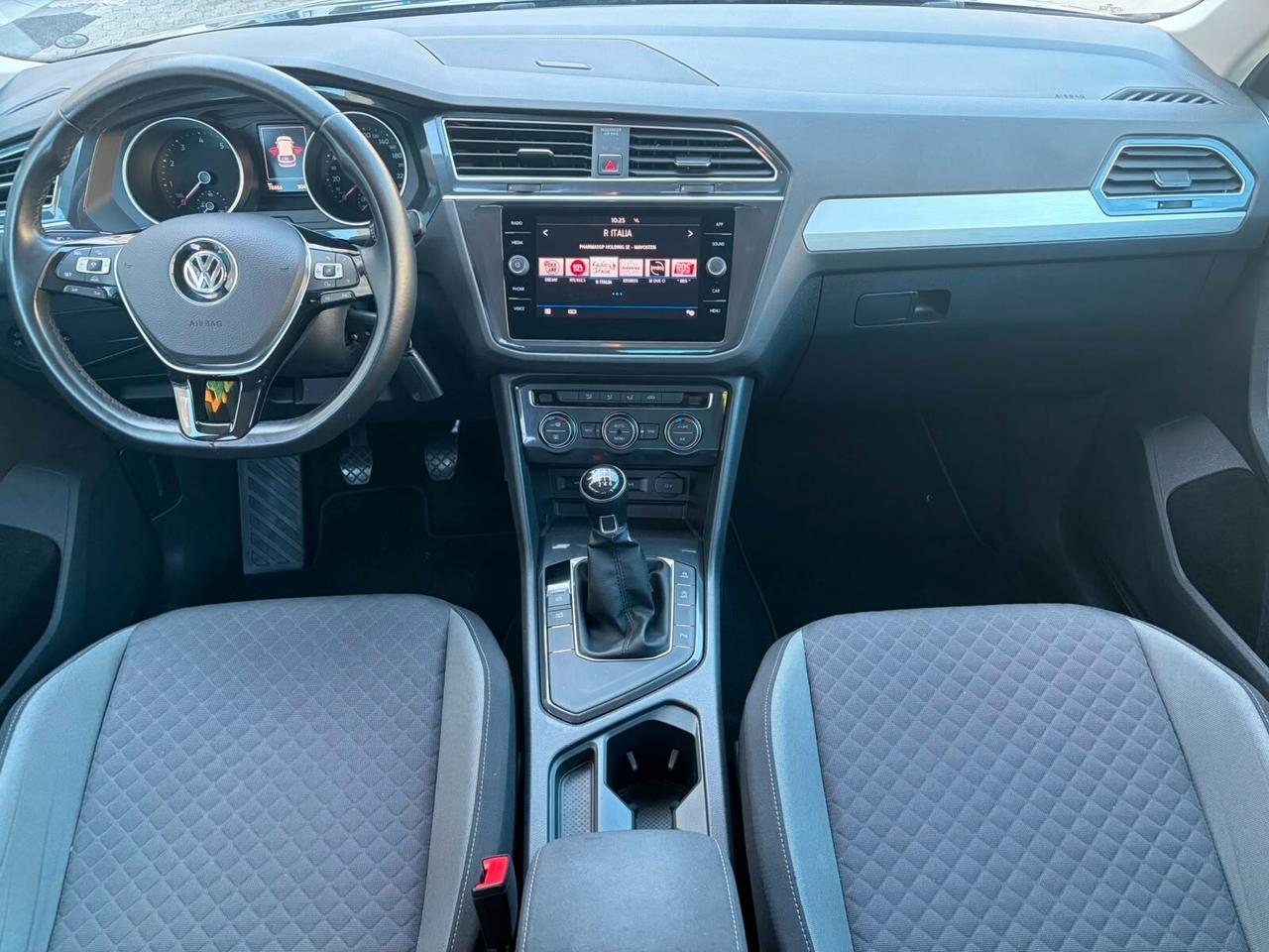Volkswagen Tiguan 1.4 TSI Sport BlueMotion Technology*EURO6*R-LINE*FULL OPTIONAL