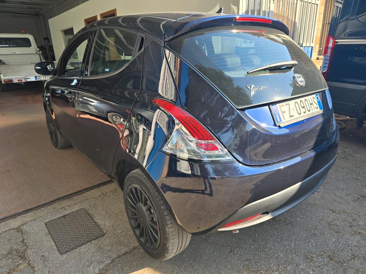 Lancia Ypsilon 1.2 69 CV 5 porte GPL Ecochic Gold rate da 125,00