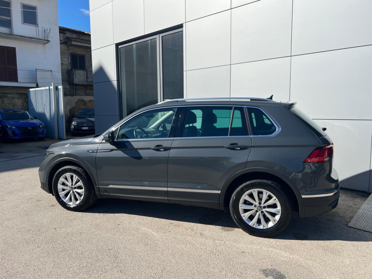 Volkswagen Tiguan 2.0 TDI Life - manuale - anno 2022 - km 9.000