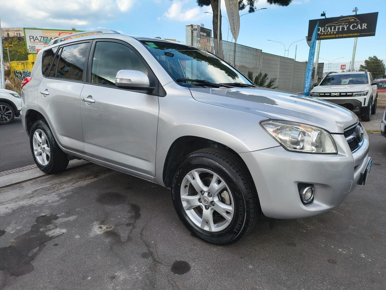 TOYOTA RAV4 2.2 DIESEL MODELLO LUXURY ANNO 2009