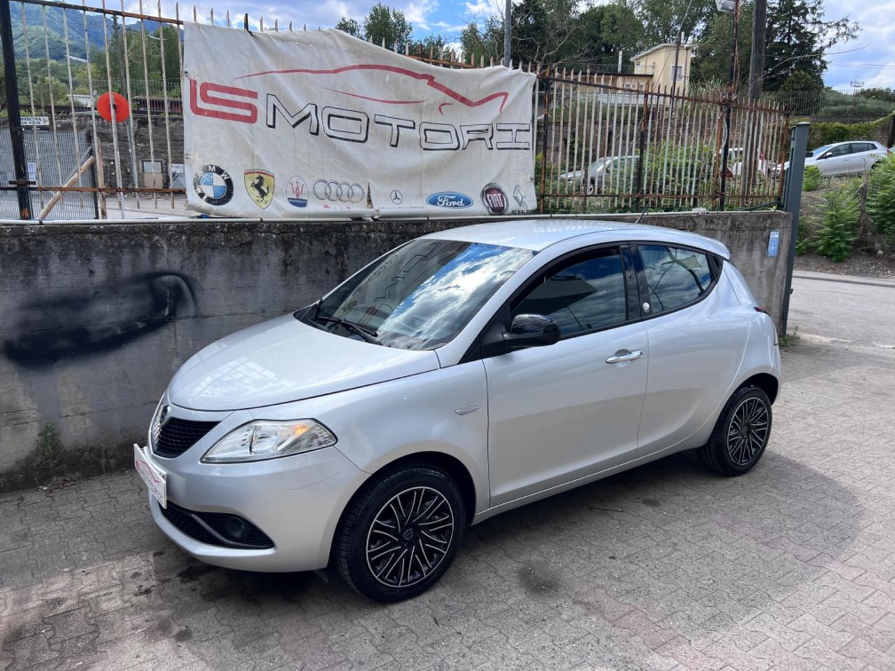 Lancia Ypsilon 1.2 69 CV 5 porte GPL Ecochic Gold