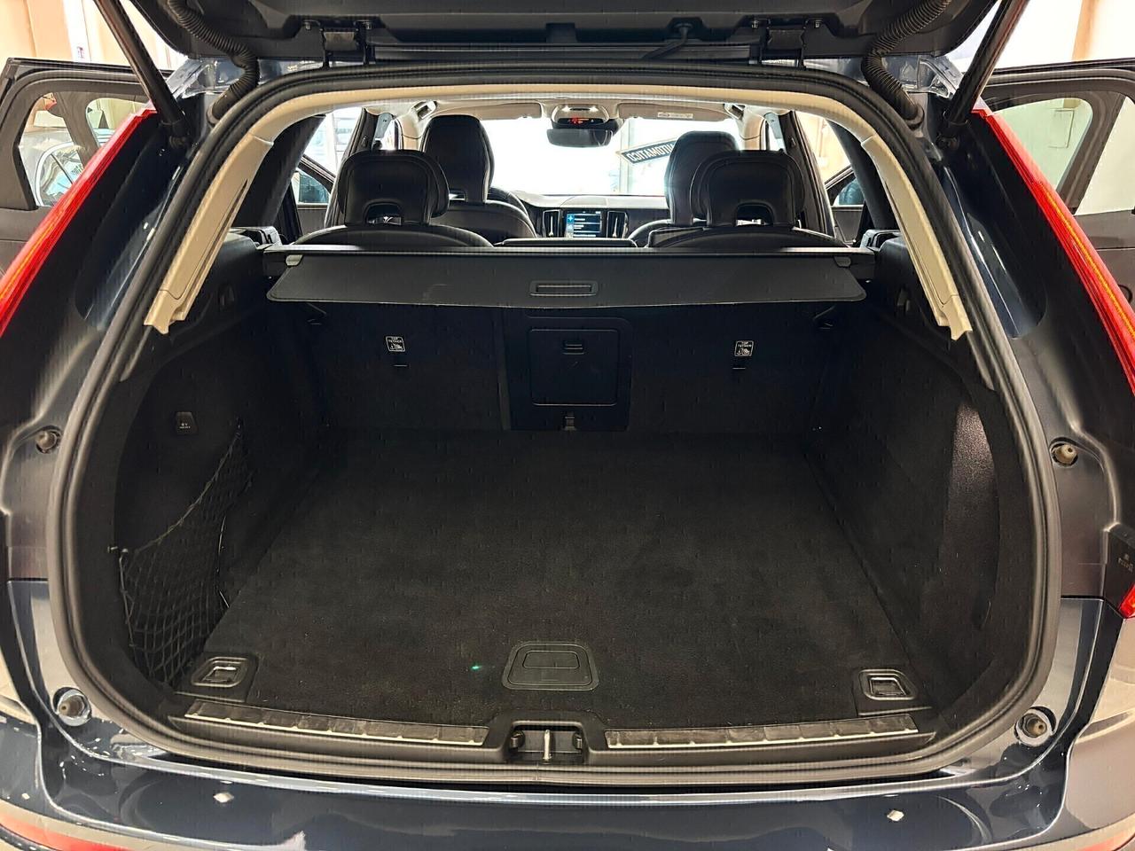 Volvo XC60 2.0 197CV 4WD ** GANCIO TRAINO**