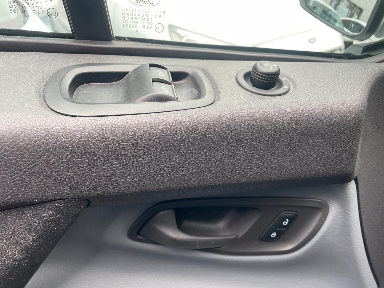 Ford Tourneo Custom Transit 270 E5 2.2 tdci 125cv Trend L1H1