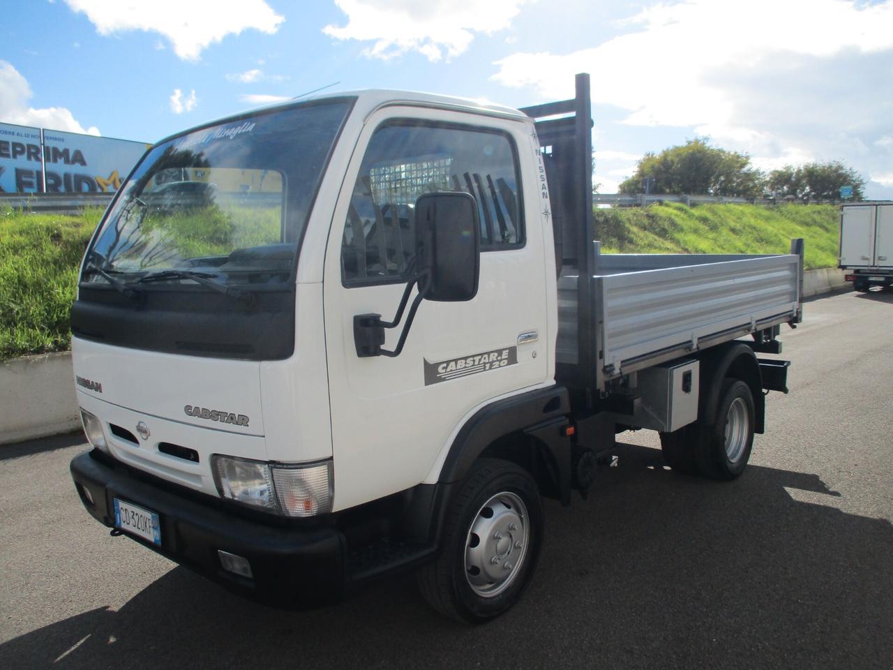 Nissan Cabstar 3000 120CV RIBALTBILE TRILATERALE **PERFETTO**