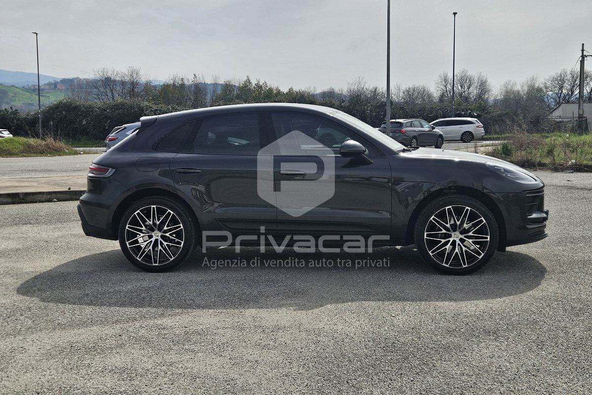 PORSCHE Macan 2.0