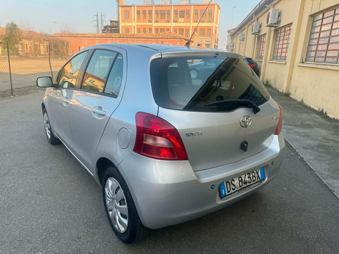 Toyota Yaris 1.3 Benzina 117.000 Km