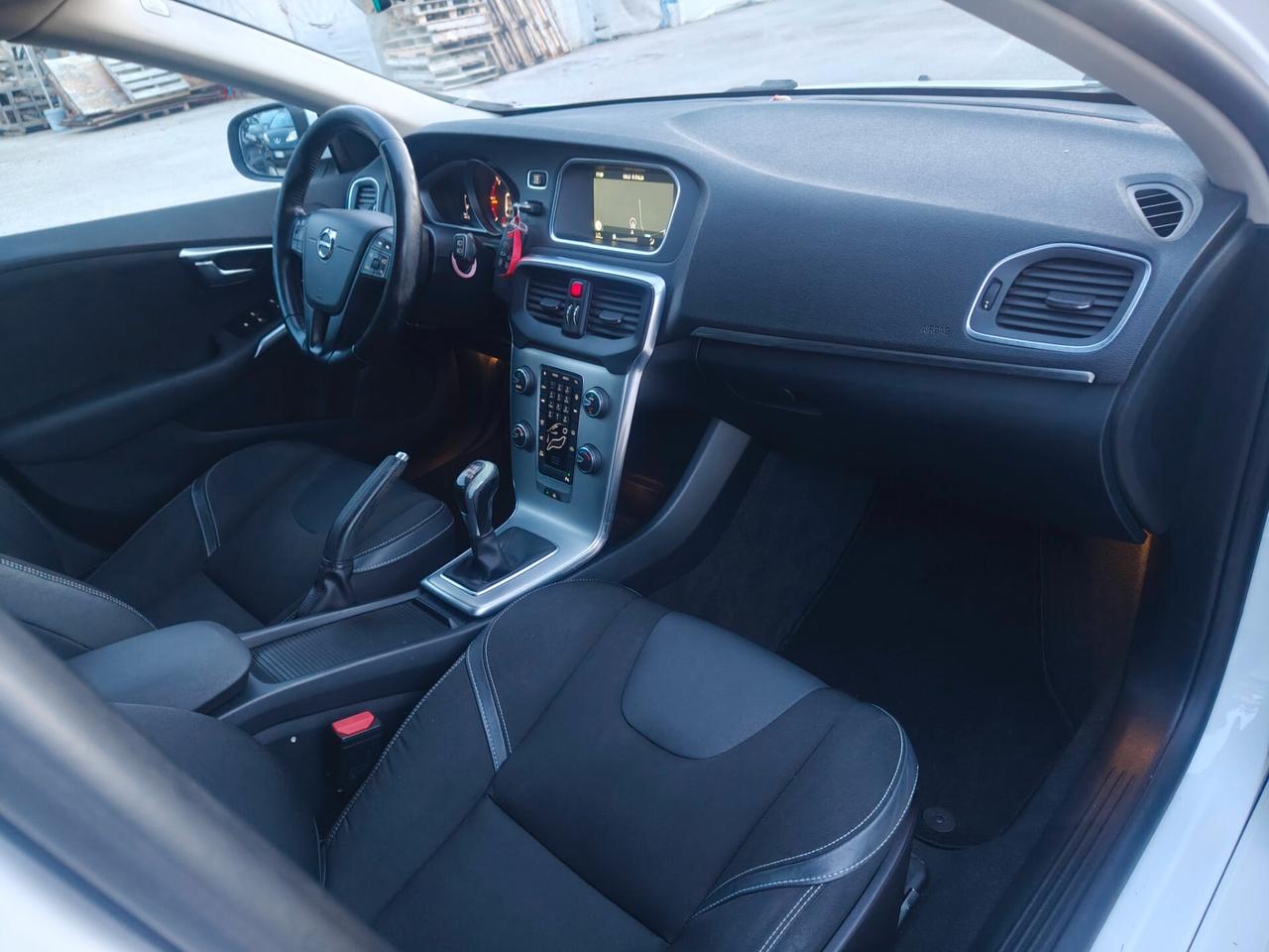 Volvo V40 D3 2.0D 120cv Momentum