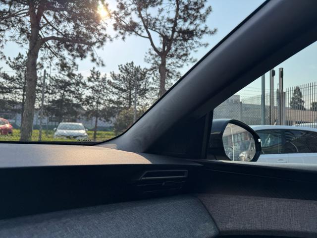 PEUGEOT 3008 Hybrid 136CV e-DCS6 Allure NAVI+RETR.