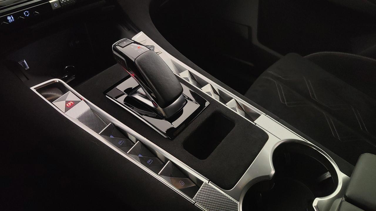 DS DS7 1.6 e-tense phev Performance Line+ 225cv auto