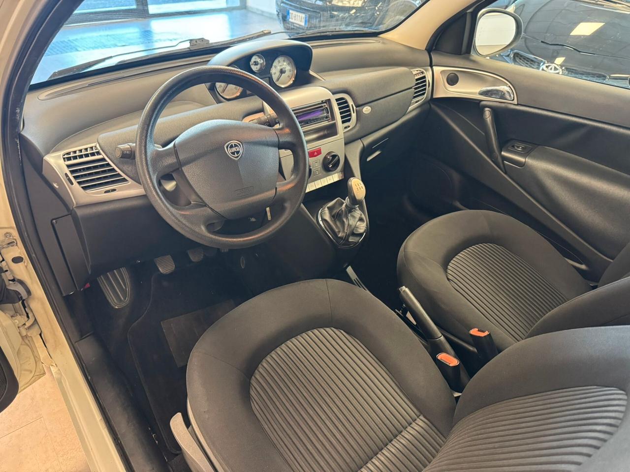 Lancia Ypsilon 1.2 Versus