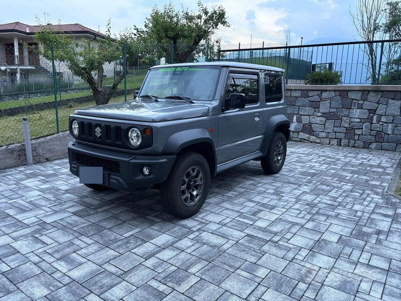 Suzuki Jimny autovettura 4 posti