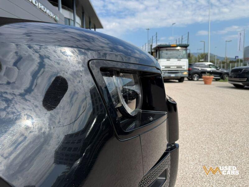 Land Rover Defender 3.0D I6 200 110 X-Dynamic SE AWD auto.