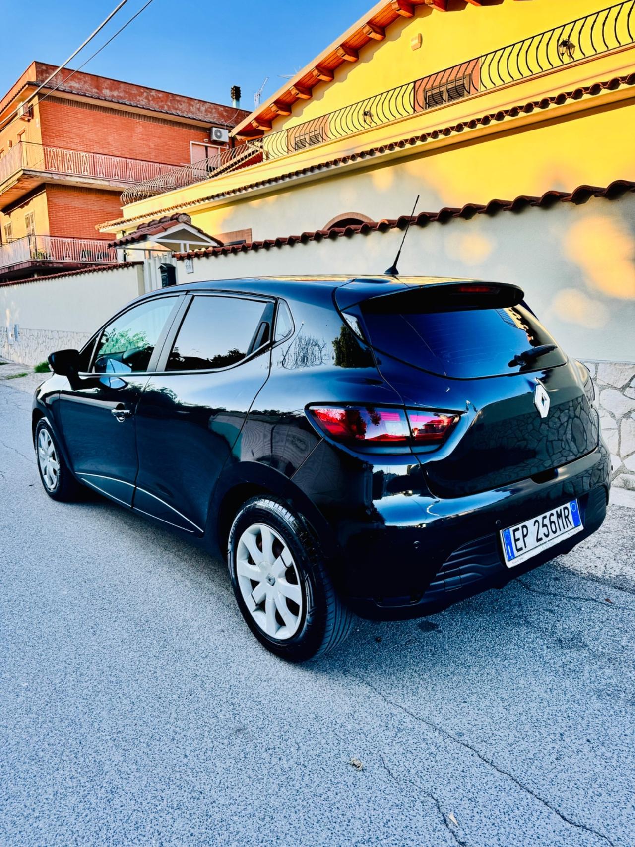 Renault Clio 1.2 75CV 5 porte unico proprietario