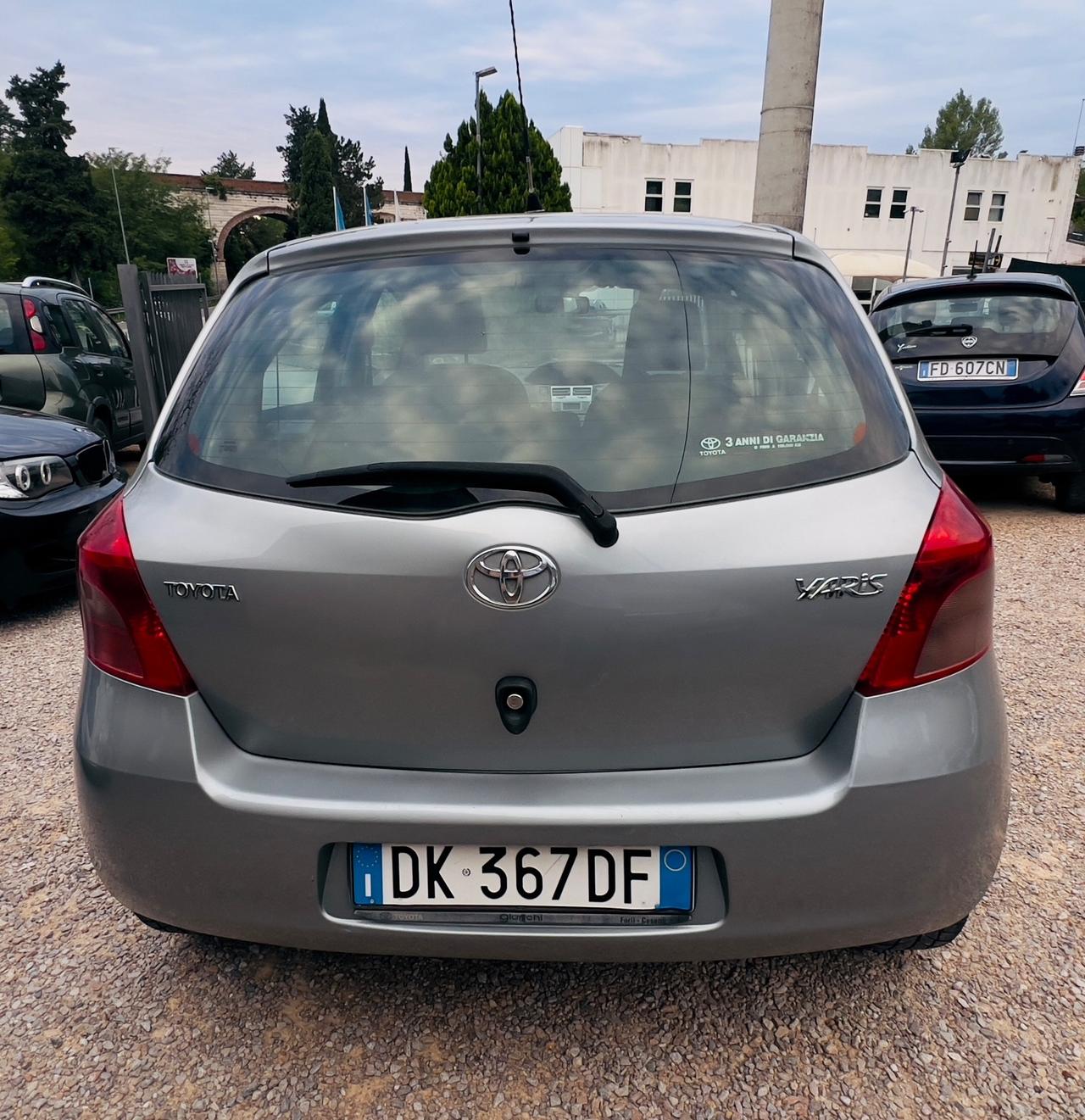 Toyota Yaris 1.0 5 porte