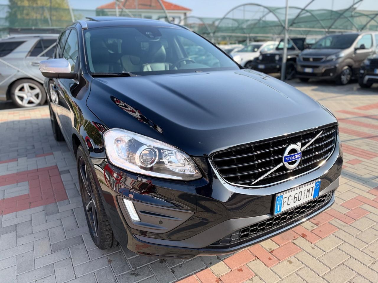 Volvo XC 60 D5 AWD Geartronic R-design Momentum