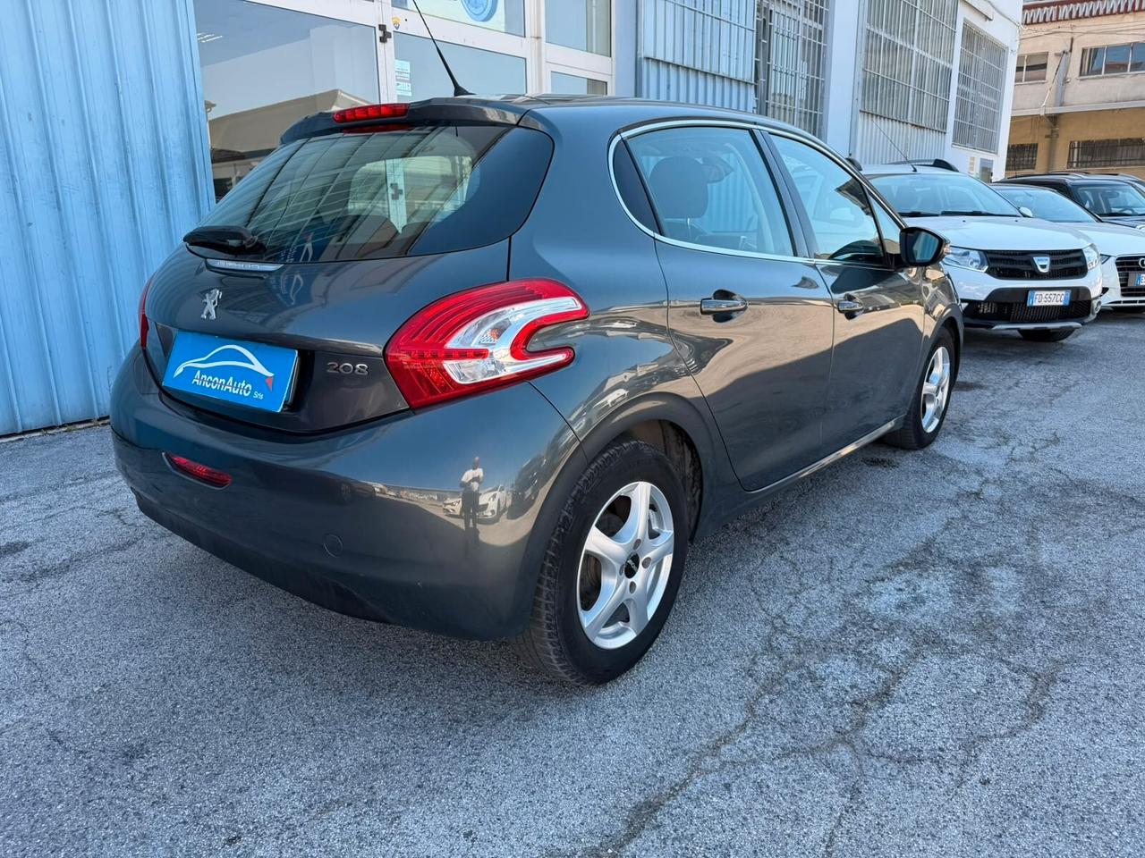 Peugeot 208 1.4 HDi x neopatentati 2012