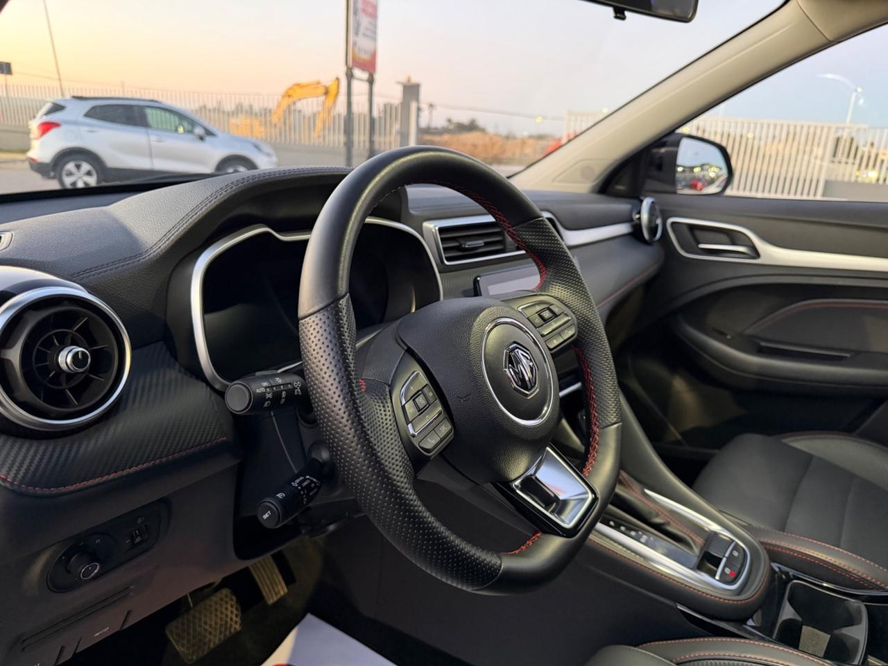 MG ZS 1.0T-GDI 111CV AUT LUXURY FULL LED MY24