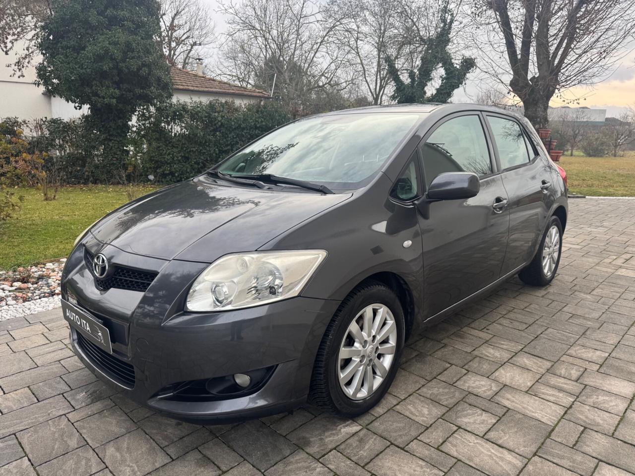 Toyota Auris 1.6 5 porte Sol OK NEOPATENTATI
