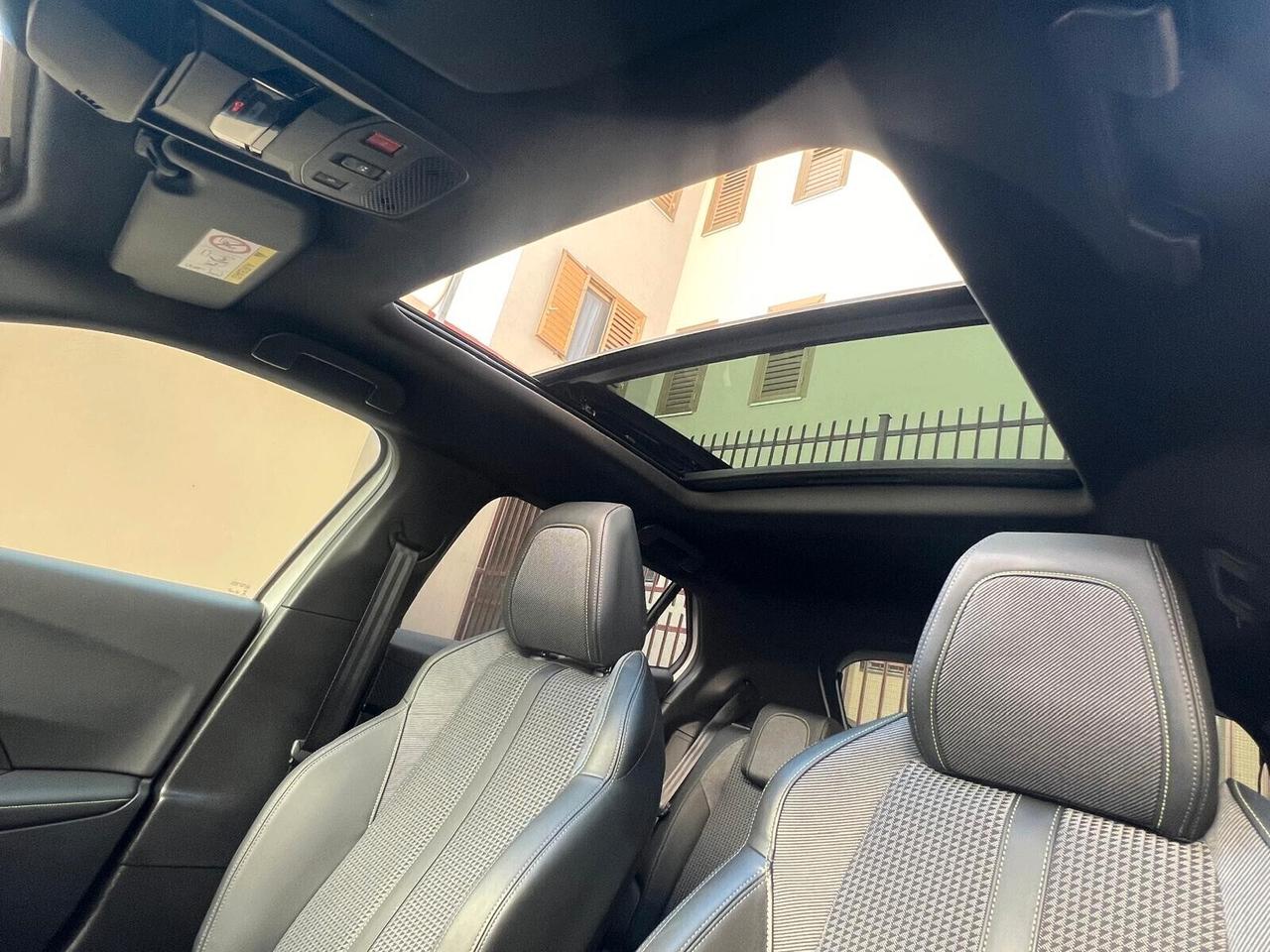 PEUGEOT e-2008 GT Line 100kW Unico proprietario - TETTO FULL LED KM 51.000
