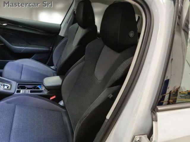 SKODA Octavia Octavia Wagon 1.0 e-tec Executive dsg -. GF253RS