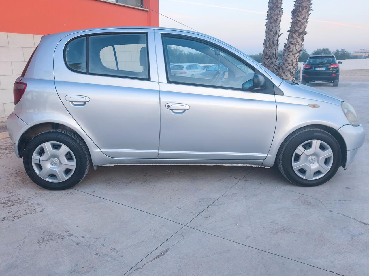 Toyota Yaris 1.0i 16V cat 5 porte