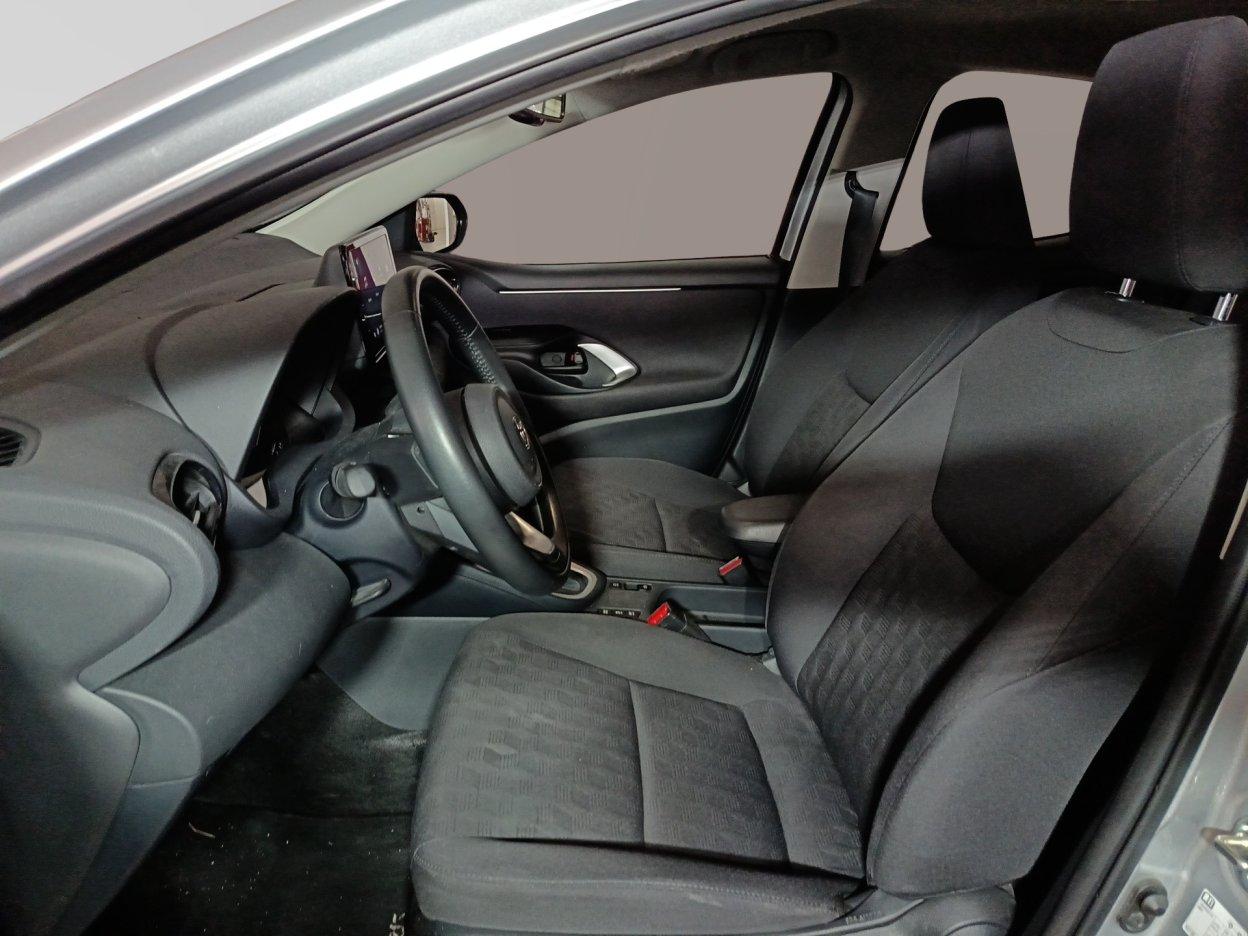 TOYOTA Yaris 4ª serie - Yaris 1.5 Hybrid 5 porte Active AUTOMATICO