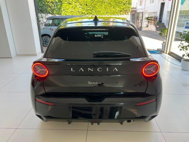 LANCIA Ypsilon Hybrid e-DCT LX da e229,00 mensili