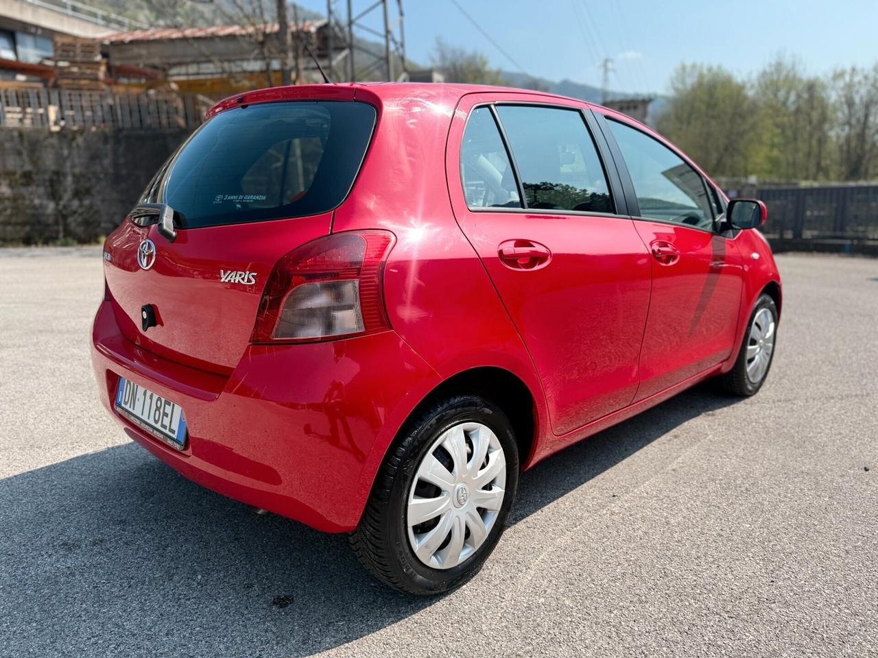 Toyota Yaris 1.3 5 porte Sol 86cv SOLO 17.400 KM
