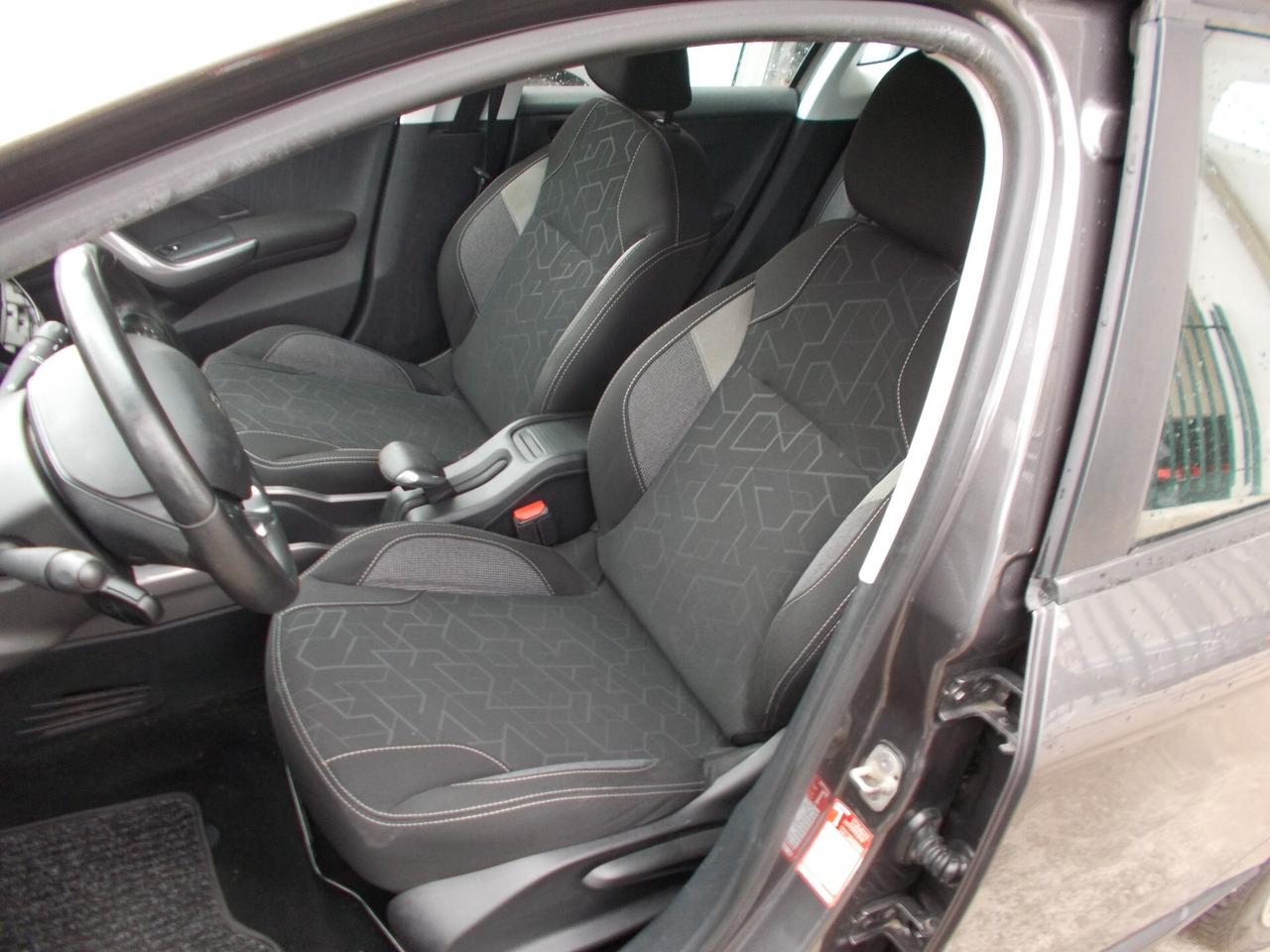 Peugeot 2008 BlueHDi 100 Allure