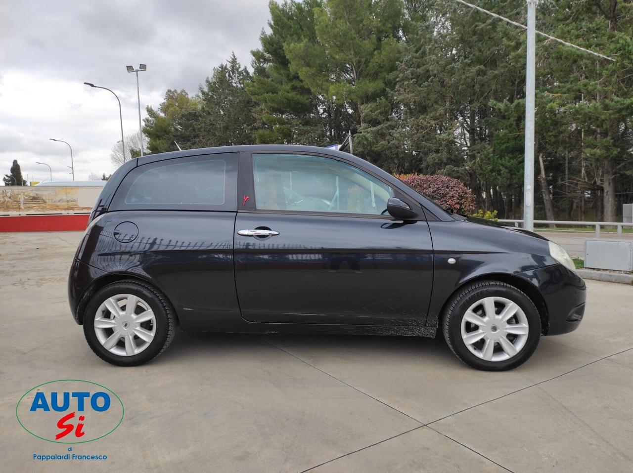 Lancia Ypsilon 1.3 Mjet - 69cv CAMBIO AUTOMATICO