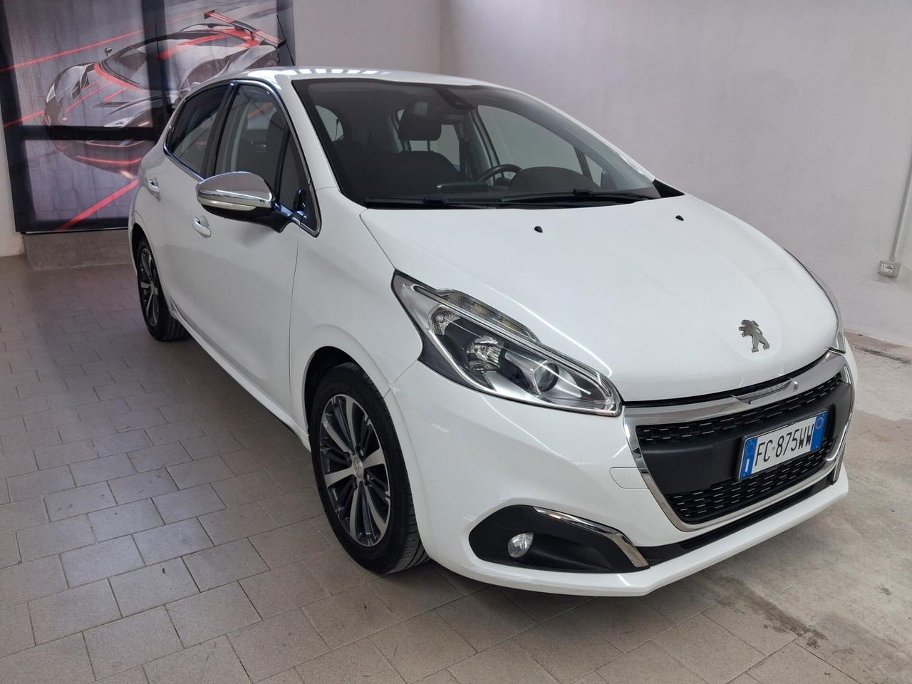 Peugeot 208 PureTech 82 5 porte Allure