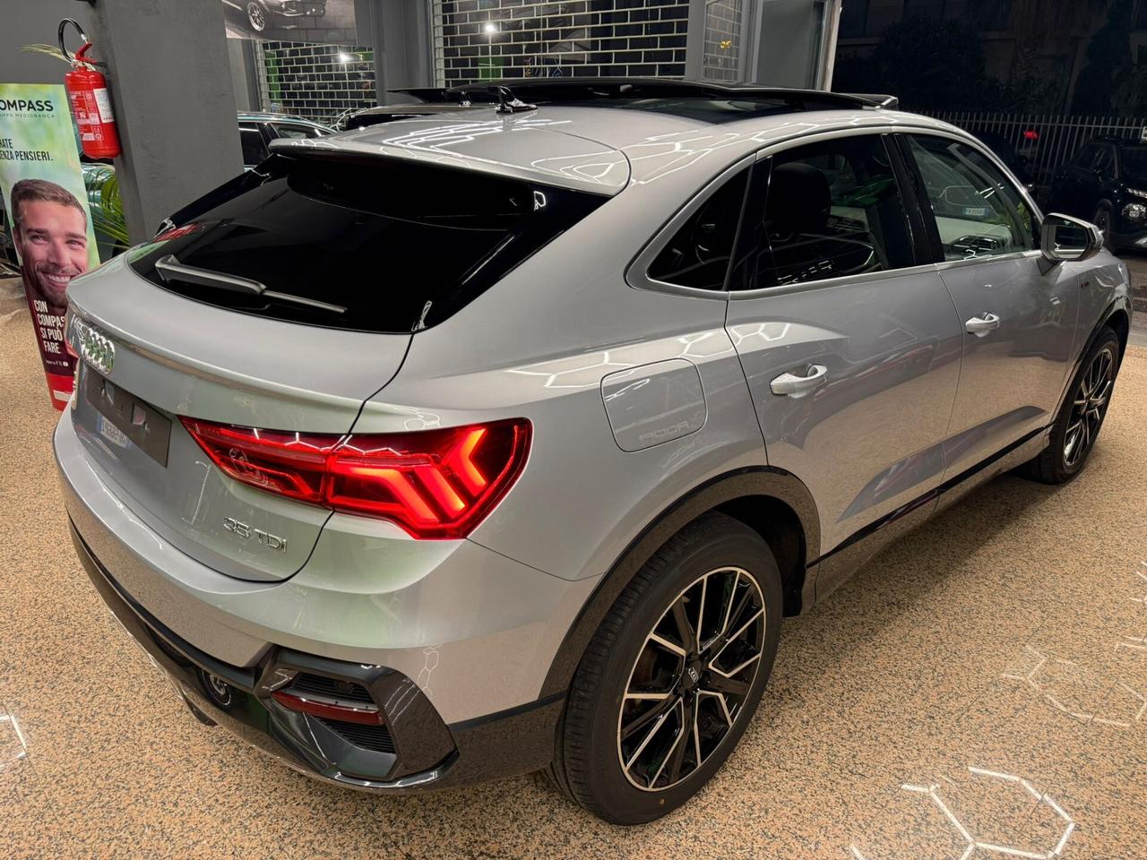 Audi Q3 TETTO Sportback SPB 35 TDI S tronic line