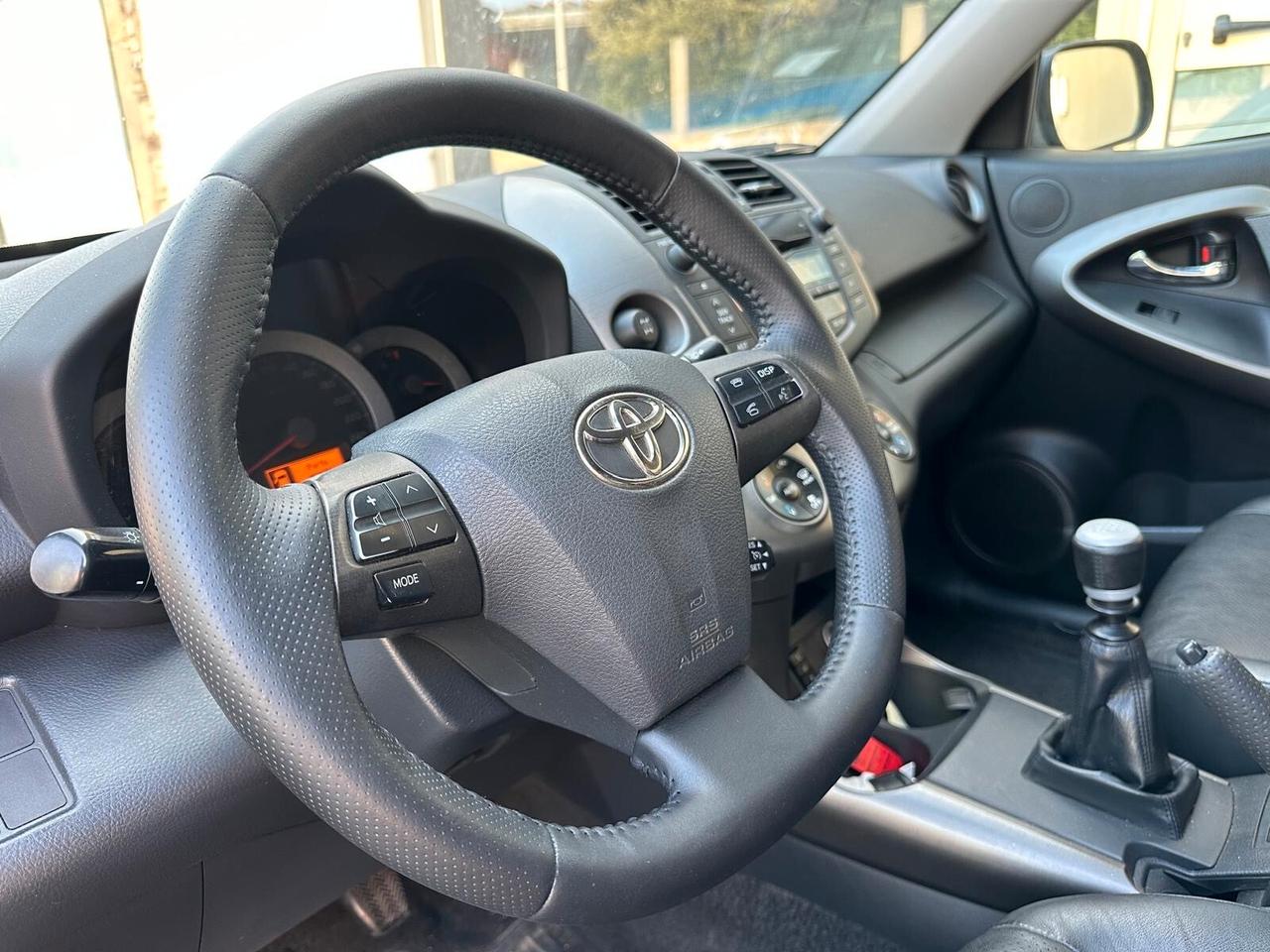 Toyota RAV 4 RAV4 2.2 D-4D 150 CV DPF Luxury