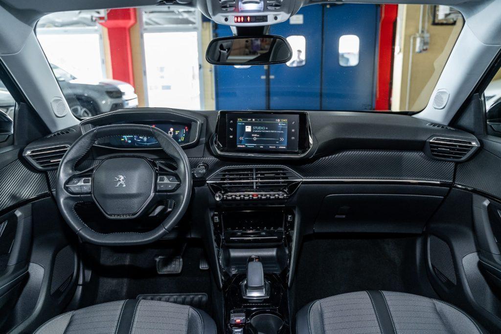 PEUGEOT 2008 motore elettrico 136 CV Allure Pack