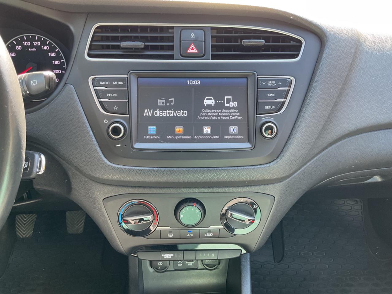 Hyundai i20 1.2 5 porte ECO Connectline 54kw(73CV) OK NEOPATENTATI