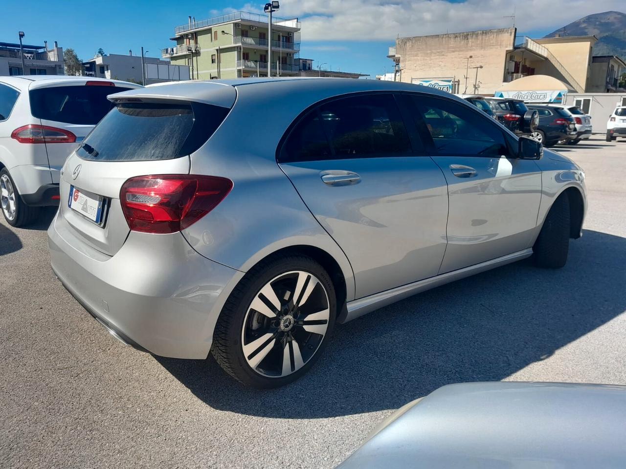 Mercedes-benz A 180 A 180 d Sport