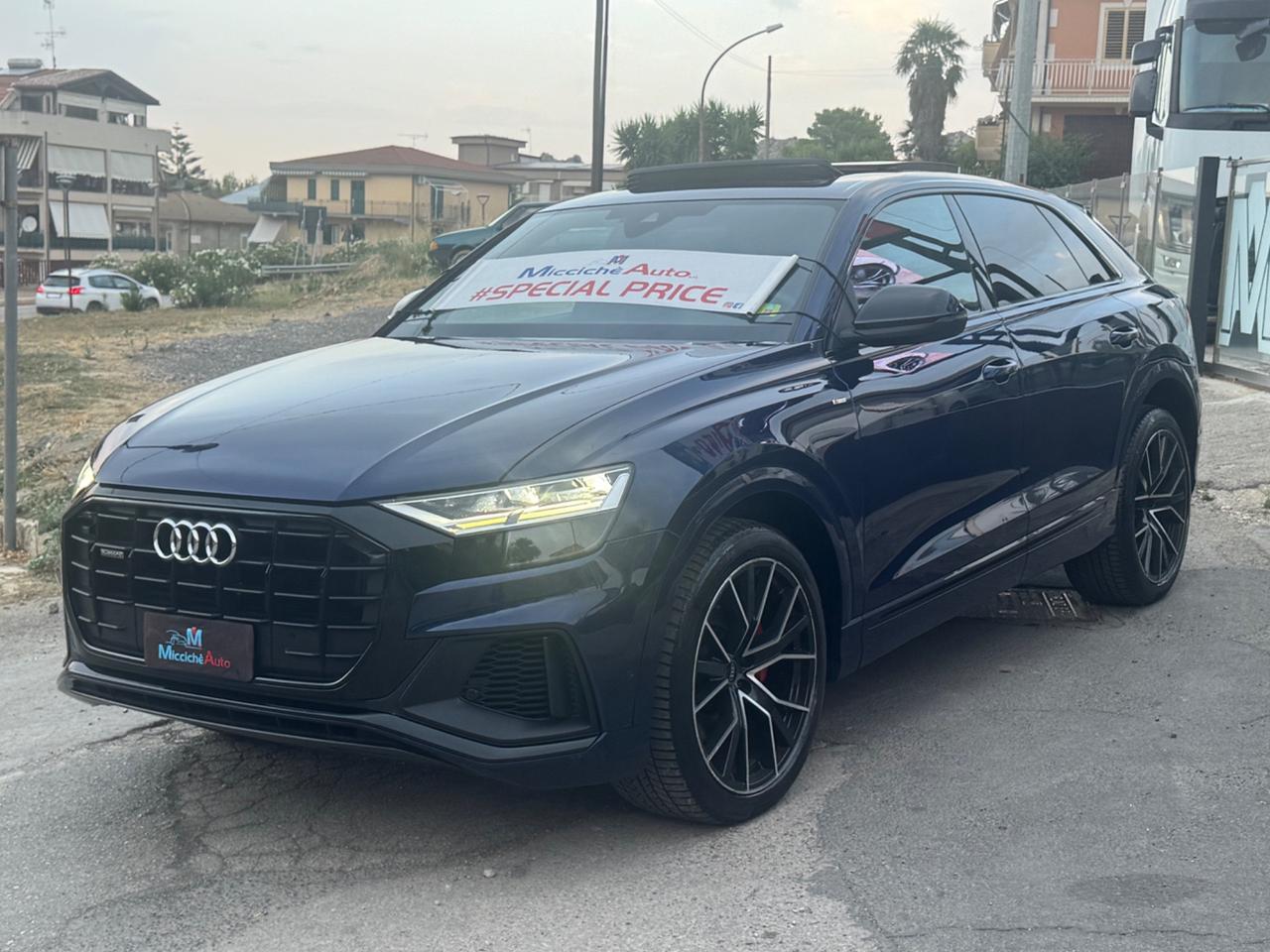 AUDI Q8 45 TDI 231 CV S-LINE TETTO R22 FULL IVA