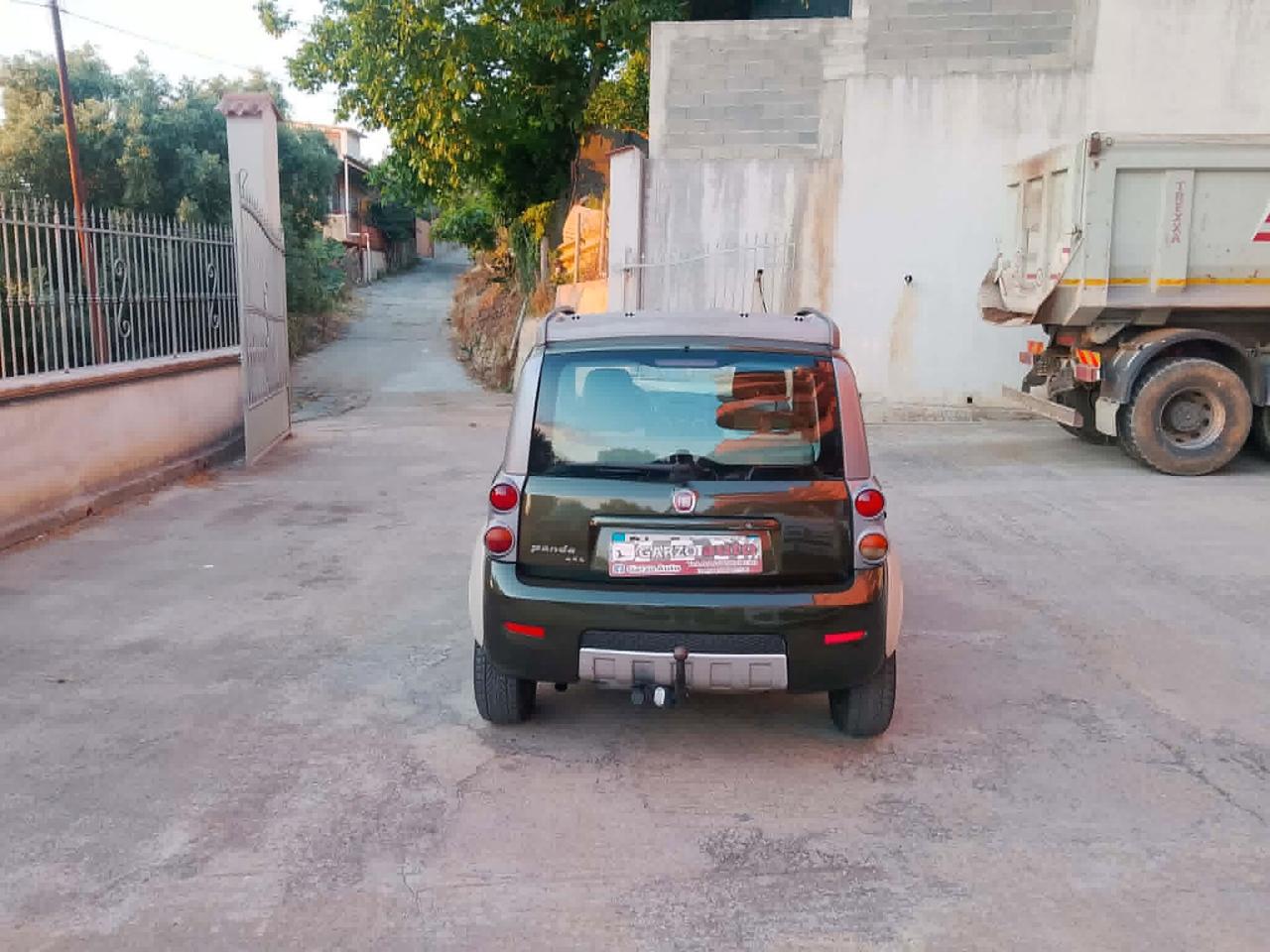 Fiat Panda 1.3MJT EURO4 4x4 Cross con GANCIO
