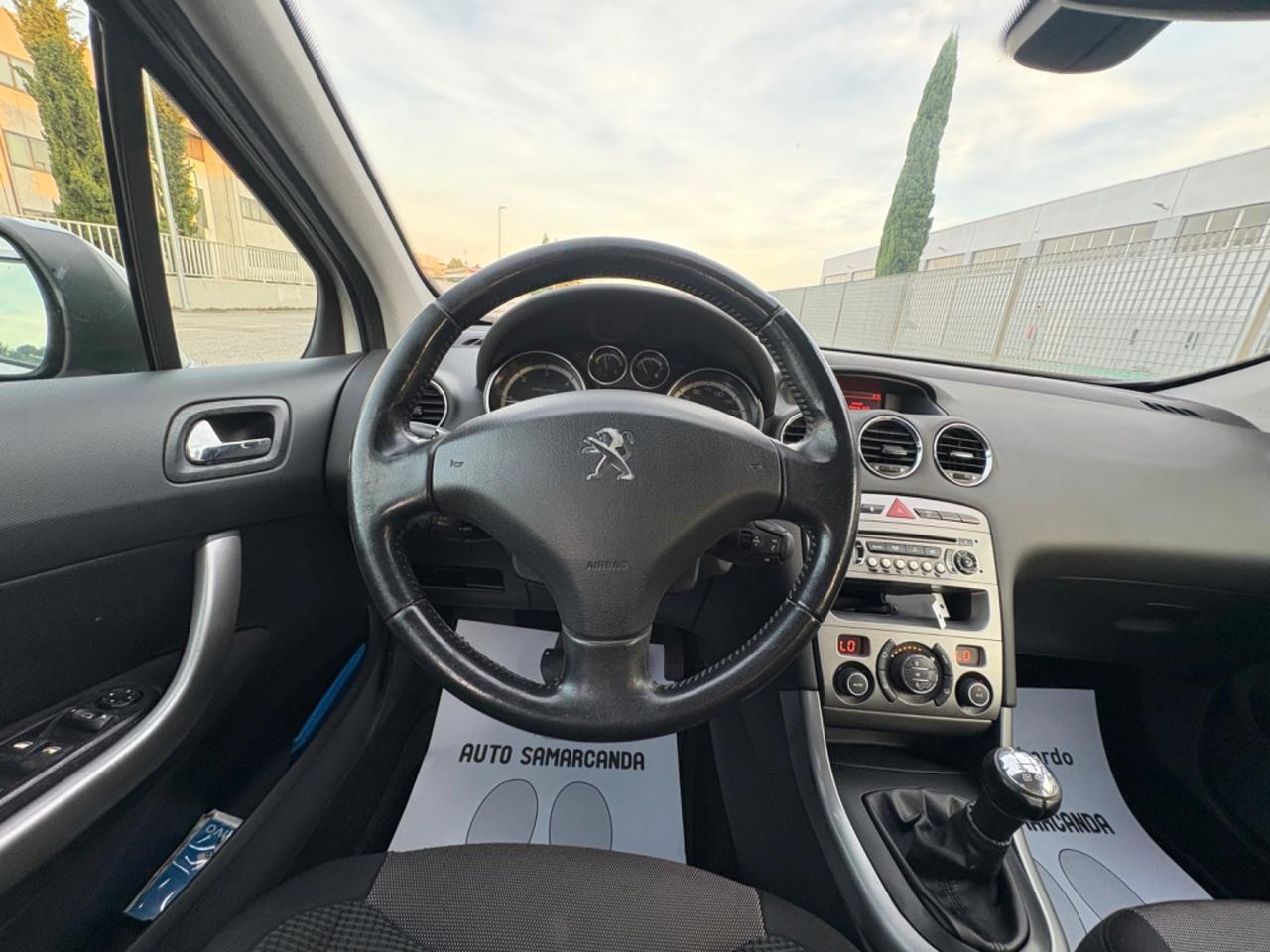 Peugeot 308 1.6 8V HDi 93CV 5p 2012