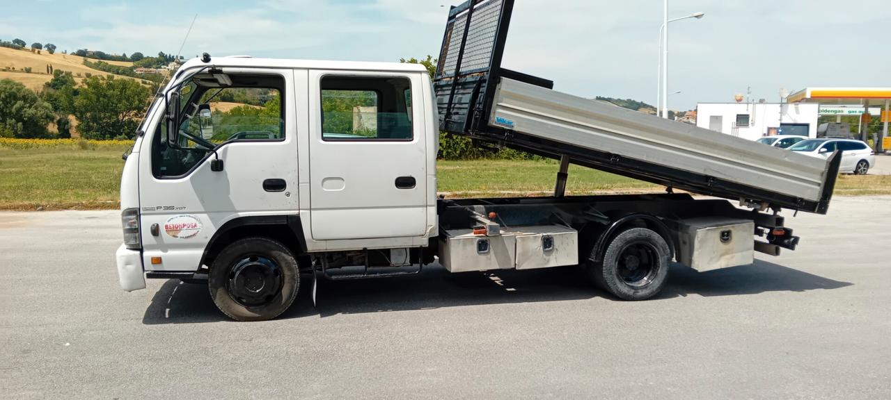 Isuzu npr 3.0 turbo diesel ribaltabile trilaterale doppia cabina
