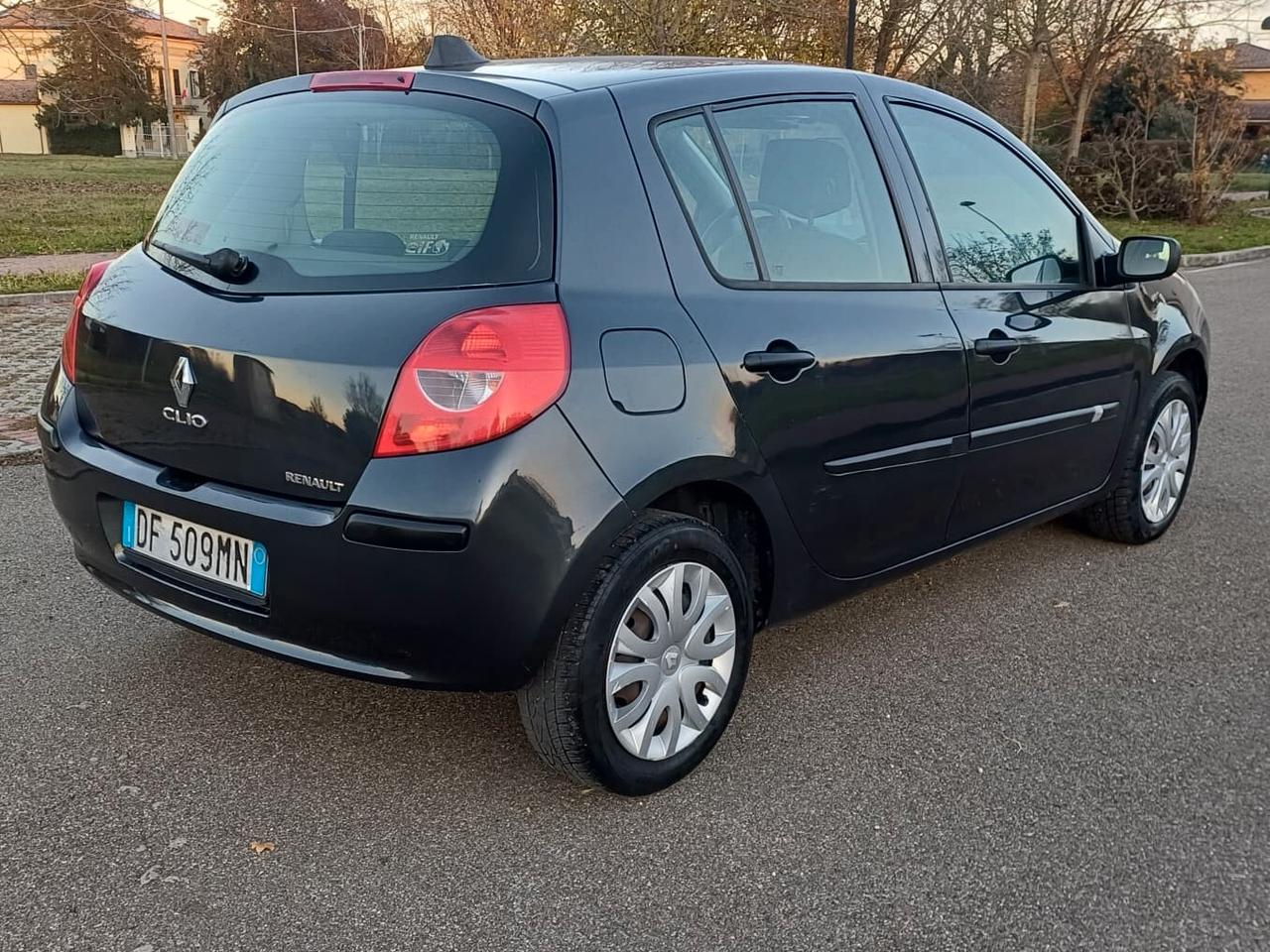 Renault Clio 1.2 16V 5 porte Luxe