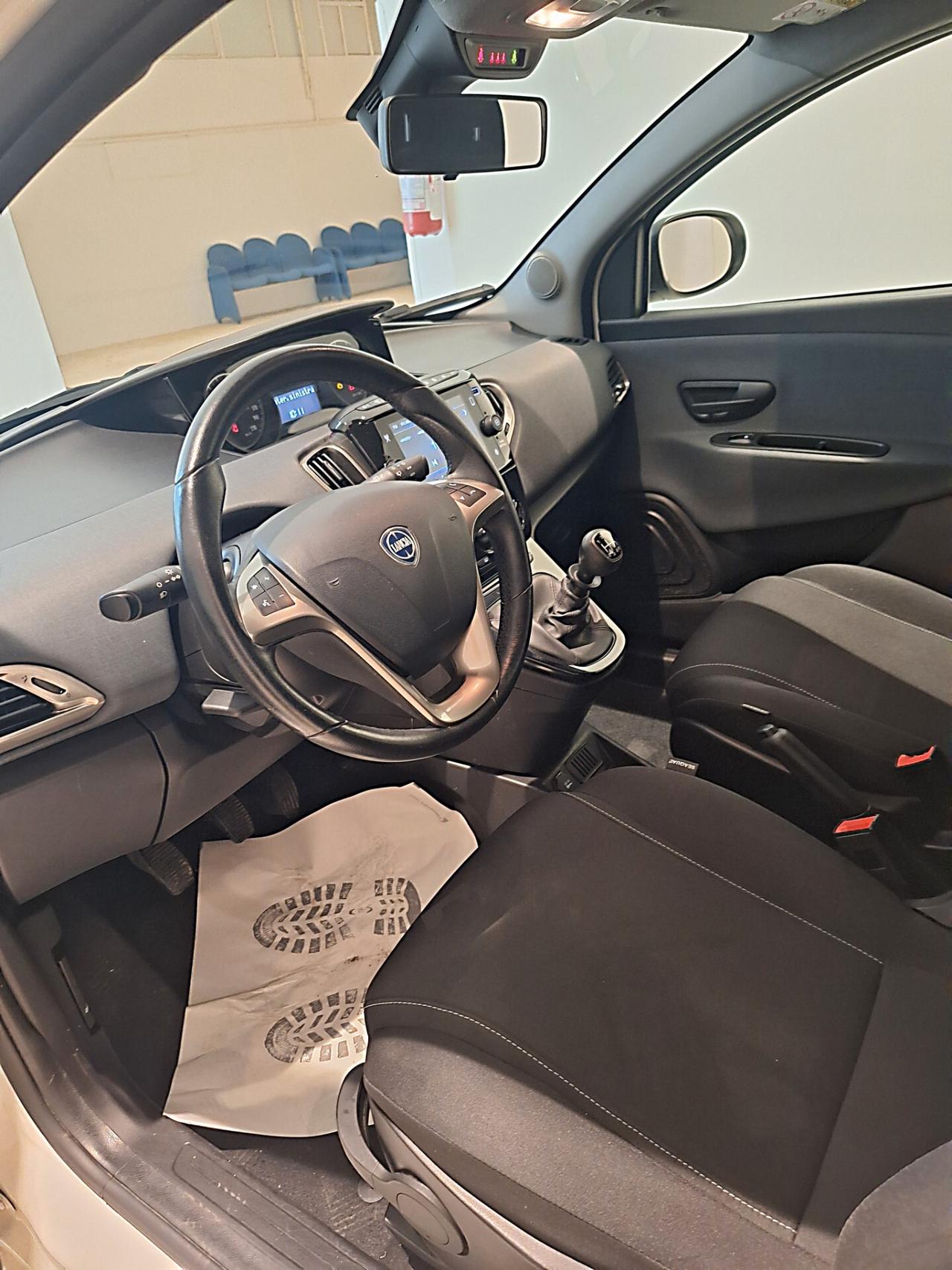 Lancia Ypsilon 1.0 FireFly 5 porte S&S Hybrid Gold - 1065